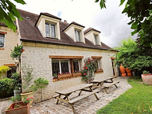 Luxury home in Saclas, Essonne