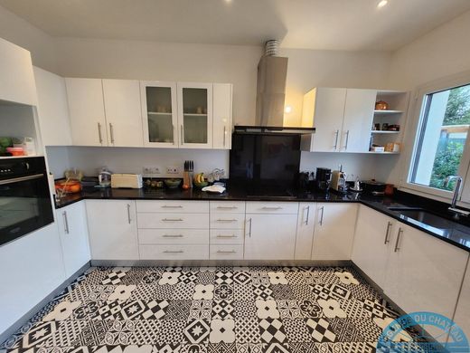 Casa de lujo en Ormesson-sur-Marne, Valle de Marne