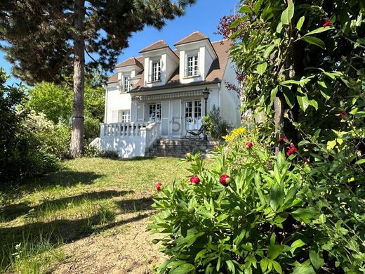 Luxury home in Fontenay-aux-Roses, Hauts-de-Seine