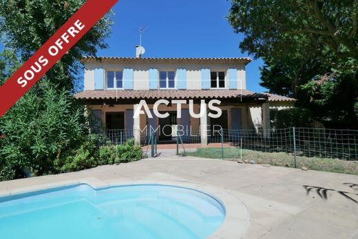 Luxury home in Eyguières, Bouches-du-Rhône