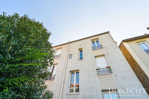 Residential complexes in Choisy-le-Roi, Val-de-Marne