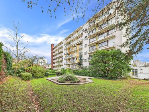 Montreuil, Seine-Saint-Denisのアパートメント