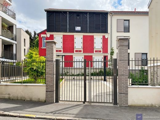 아파트 / Cachan, Val-de-Marne