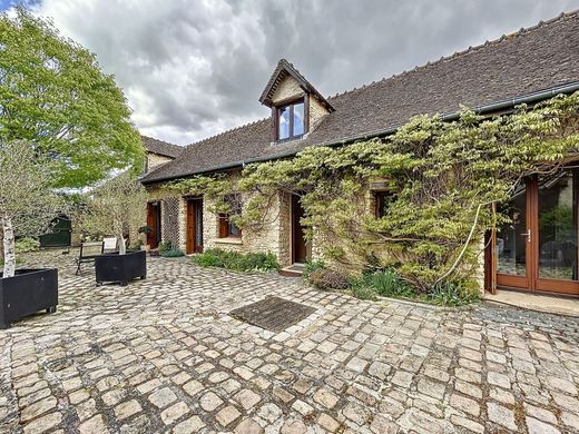 Luxury home in Gisors, Eure