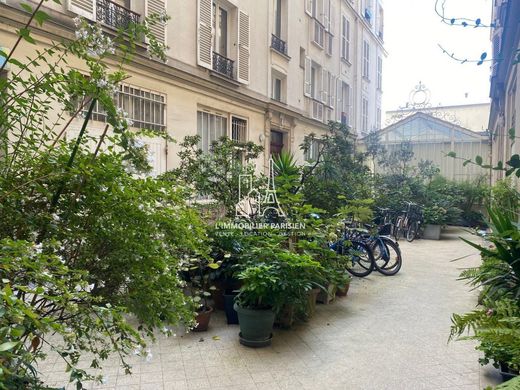 Appartement à Montmartre, Abbesses, Grandes-Carrières, Paris