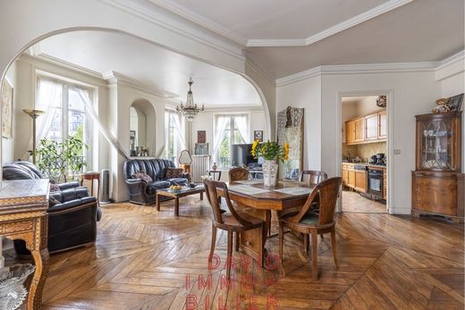 Apartment in Canal Saint Martin, Château d’Eau, Porte Saint-Denis, Paris