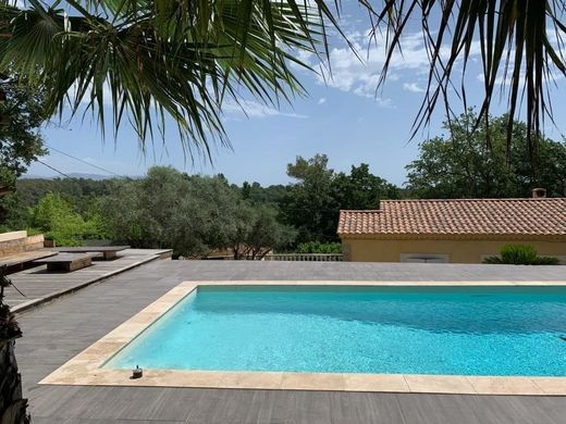 Casa di lusso a Saint-Paul-en-Forêt, Var