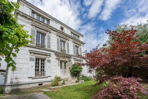 Luxus-Haus in Villeneuve-la-Garenne, Hauts-de-Seine