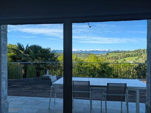 Casa di lusso a Gelos, Pirenei atlantici