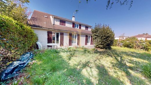 منزل ﻓﻲ Montgeron, Essonne