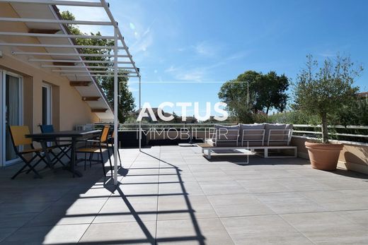 Apartment in Salon-de-Provence, Bouches-du-Rhône