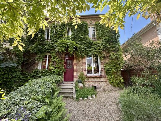 Luxury home in La Varenne-Saint-Hilaire, Val-de-Marne