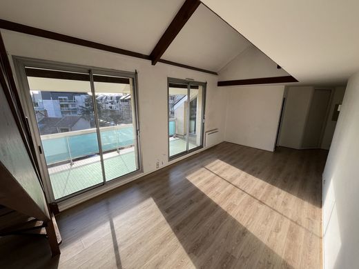 Apartament w Saint-Maur-des-Fossés, Val-de-Marne