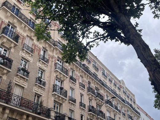 Apartment in Issy-les-Moulineaux, Hauts-de-Seine