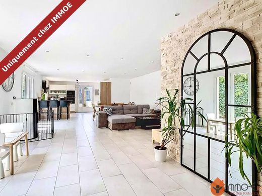 Luxury home in Saint-Germain-sur-Morin, Seine-et-Marne