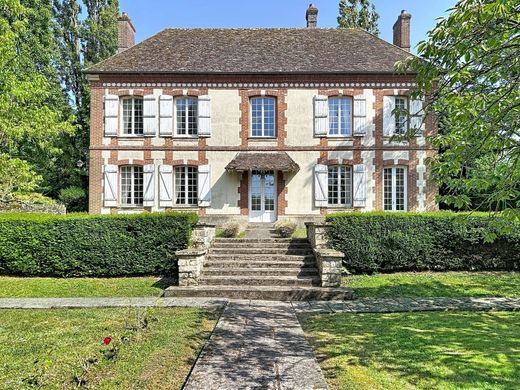 Luxury home in Chaumont-en-Vexin, Oise