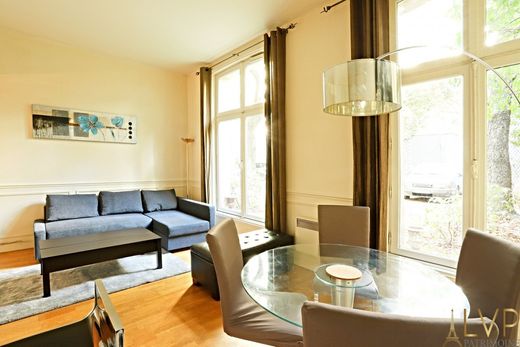 Appartamento a Champs-Elysées, Madeleine, Triangle d’or, Parigi