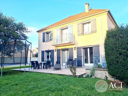 Luxury home in Montmagny, Val d'Oise