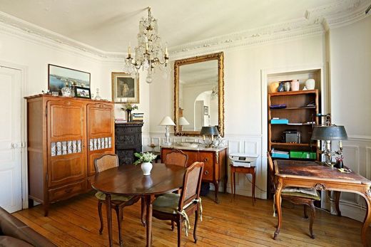Apartment / Etagenwohnung in Motte-Picquet, Commerce, Necker, Paris
