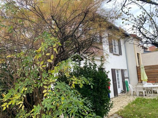 Luxus-Haus in Antony, Hauts-de-Seine