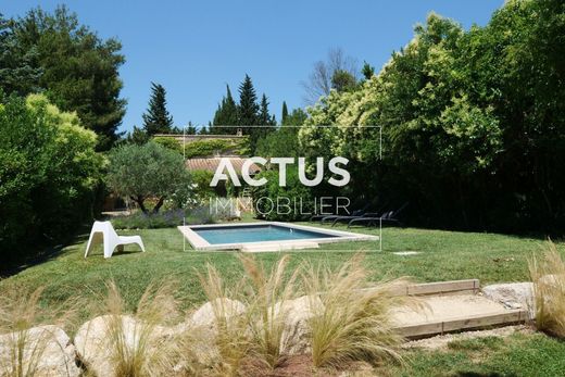Luxury home in Paradou, Bouches-du-Rhône