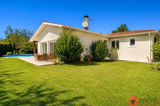 Luxury home in Le Barp, Gironde