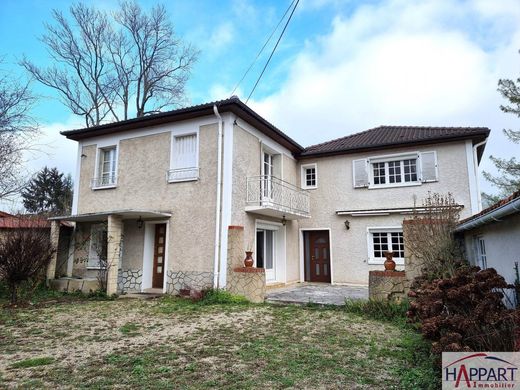 Luxury home in Le Mée-sur-Seine, Seine-et-Marne