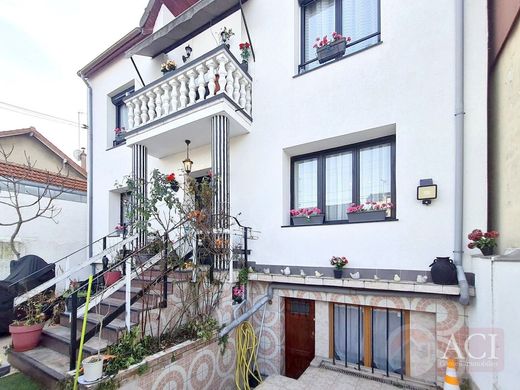 Luxury home in Saint-Denis, Seine-Saint-Denis