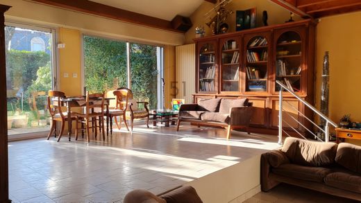 Luxury home in Fontenay-aux-Roses, Hauts-de-Seine