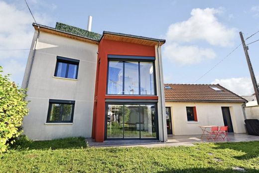 Luxury home in Vigneux-sur-Seine, Essonne