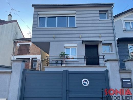 Luxury home in Fontenay-sous-Bois, Val-de-Marne