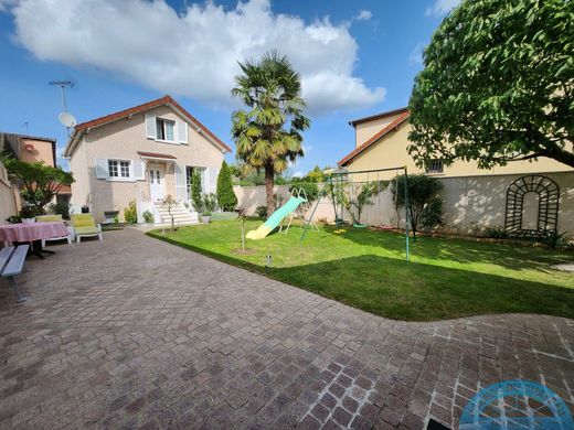 Casa de lujo en Ormesson-sur-Marne, Valle de Marne