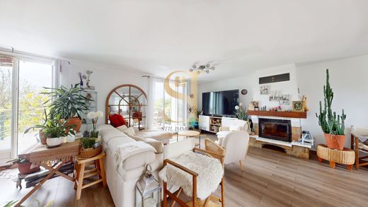 Maison de luxe à La Ville-du-Bois, Essonne