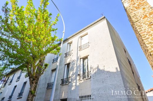 Residential complexes in Choisy-le-Roi, Val-de-Marne