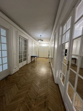 Apartment / Etagenwohnung in Champs-Elysées, Madeleine, Triangle d’or, Paris