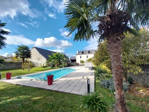 Igon, Pyrénées-Atlantiquesの高級住宅