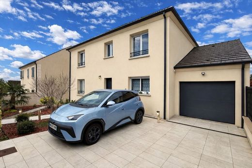 Luxury home in Condé-Sainte-Libiaire, Seine-et-Marne