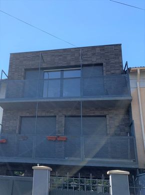 Kamienica w Bagnolet, Seine-Saint-Denis