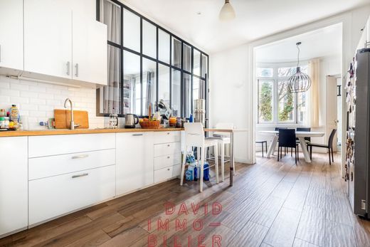 Appartement à Provence-Opéra – Grands Boulevards, Paris