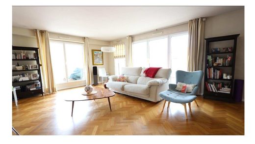 Piso / Apartamento en Suresnes, Altos de Sena