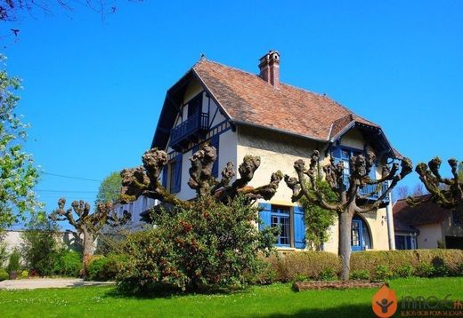 Luxury home in Couilly-Pont-aux-Dames, Seine-et-Marne