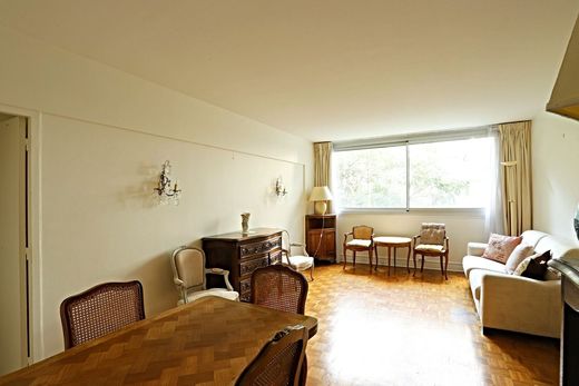 Apartment in La Muette, Auteuil, Porte Dauphine, Paris