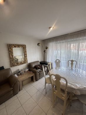 Apartment in Buttes-Chaumont, Villette, Bas Belleville, Paris