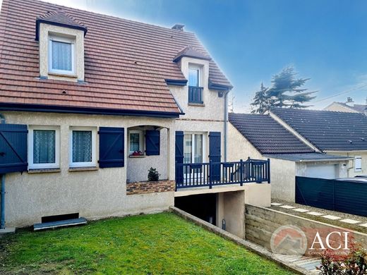 Luxury home in Montmagny, Val d'Oise