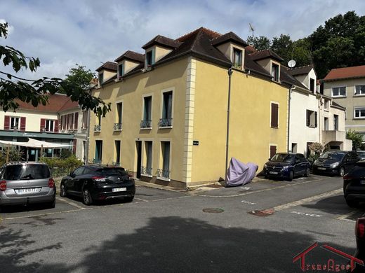 مجمع شقق ﻓﻲ Vauhallan, Essonne