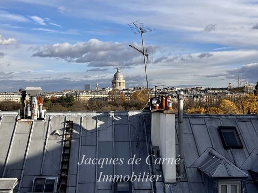 ‏דירה ב  כנסיית סן-סולפיס, Paris