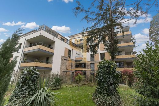 Apartment in Orsay, Essonne