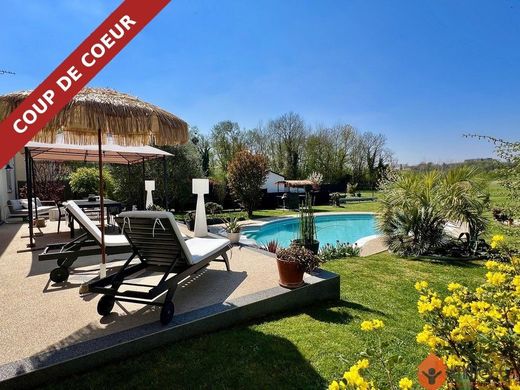 Casa di lusso a Esbly, Seine-et-Marne