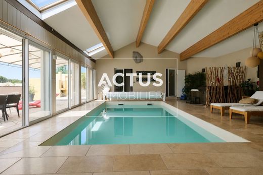 Luxury home in Eyguières, Bouches-du-Rhône