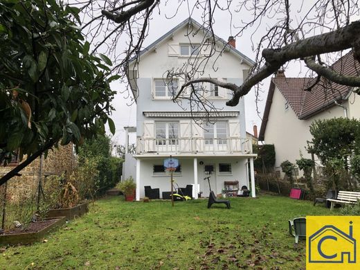 Casa di lusso a Cormeilles-en-Parisis, Val d'Oise